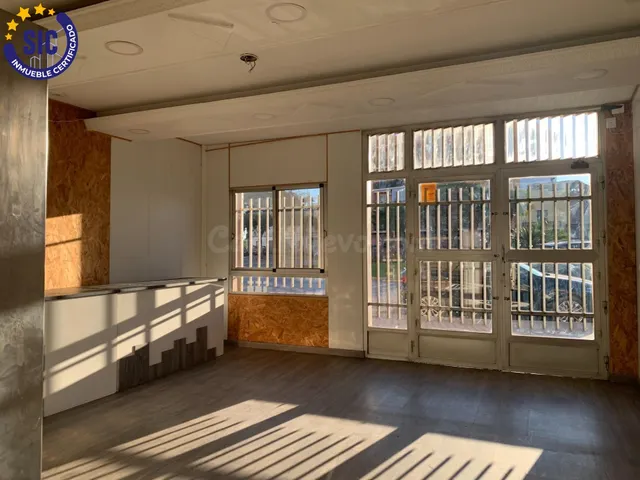LOCAL CON GRAN POTENCIAL EN VENTA EN NULES - foto 2