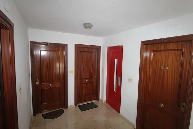 Piso de tres dormitorios con ascensor. — 40
