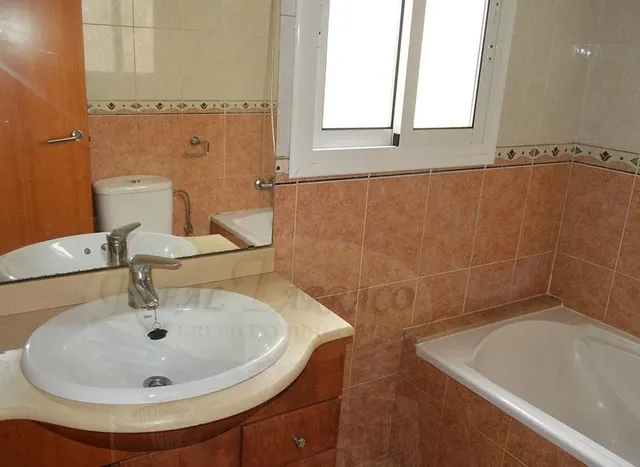 PISO CON OKUPA EN VENTA,PASE OFERTA ! — 25