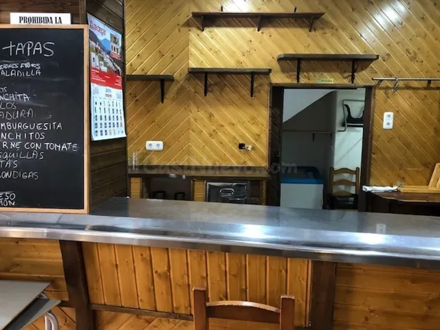 Venta local con 2 entradas: C/ Cruces y Posta - foto 3