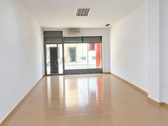 Local en puerta del sur a nivel de calle — 5
