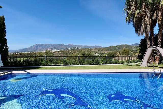 Chalet 4 habitaciones 450m² en venta - Marbella — 48