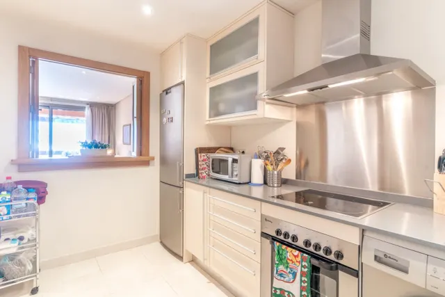 Elegante apartamento en primera planta con vistas panorámicas al mar en Sotoserena – Nueva Milla de Oro, Estepona — 17