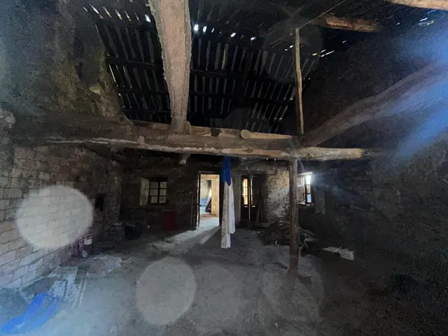 Encantadora Casa de Piedra en Villafranca del Bierzo por solo €65,000 — 37