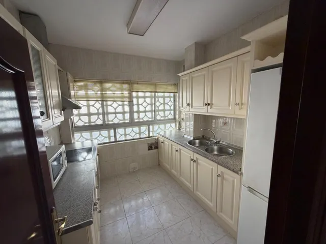 En venta vivienda de tres dormitorios en zona carlos iii — 3
