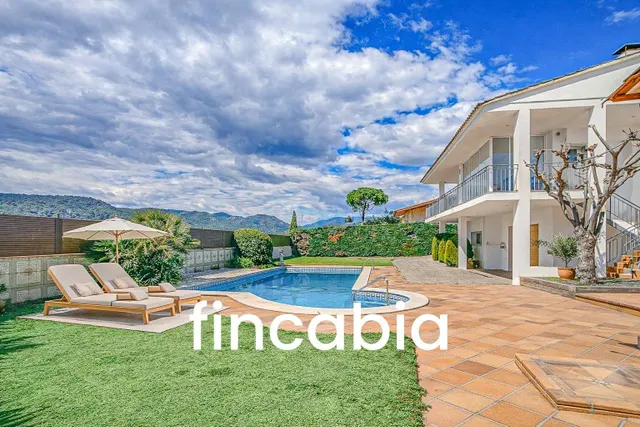 Casa aislada con piscina en venta en Santa Coloma de Farners - foto 5