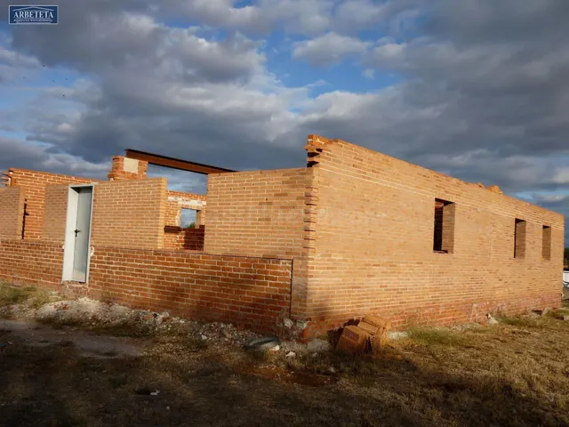 Agencia Inmobiliaria Arbeteta VENDE terreno en Trijueque. - foto 2