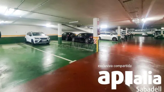 PLAZA DE PARKING EN ZONA COVADONGA - SABADELL — 2