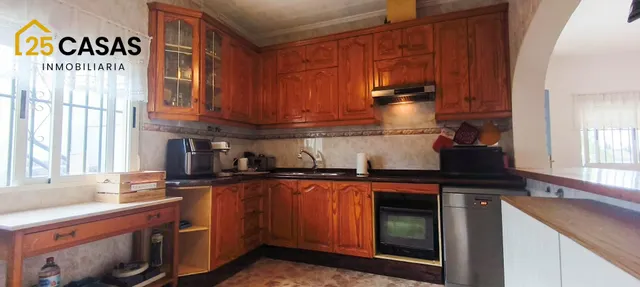 Chalet independiente con piscina y gran parcela en La Marina — 12