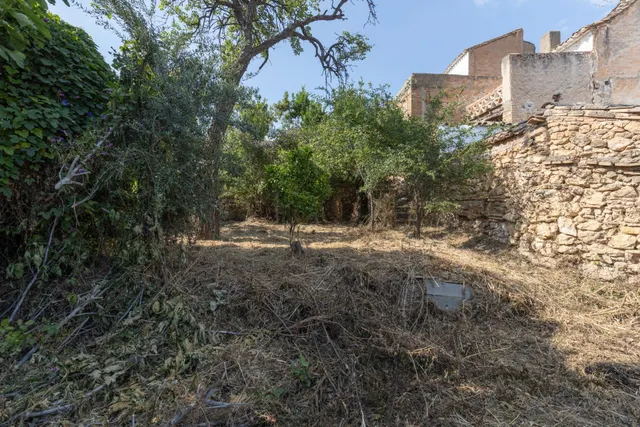 CASA PARA REFORMAR, MÁS TERRENO DE 250M2 — 43