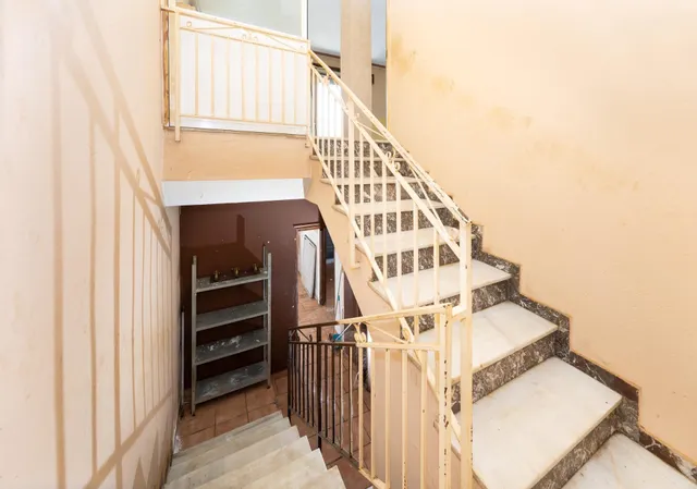 Gran oportunidad, edificio a la venta en barrio de Monachil. — 26