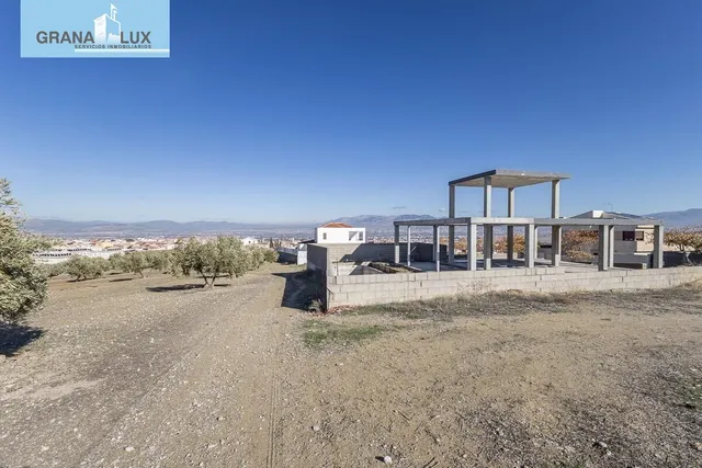 Parcela exclusiva con estructura de Chalet independiente y piscina en Urb. El Montecillo, Las Gabias — 29