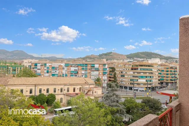 Se Vende amplio piso en  zona Villarejo, con Terraza y Vistas Despejadas — 39