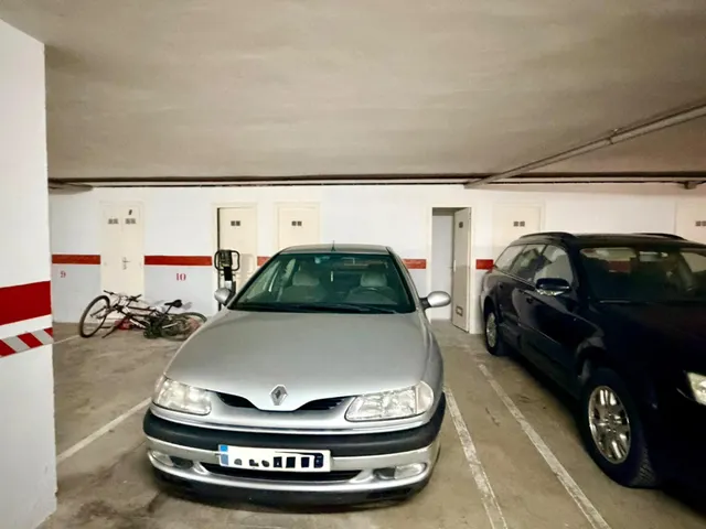 3 dormitorios, jardín, parking, piscina comunitaria. — 31