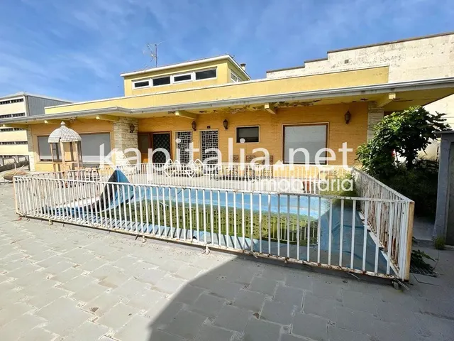 Casa + Local a la venta en Bocairent. — 3