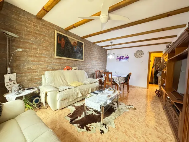 Espectacular casa esquinera a tres vientos para entrar a viv - foto 2