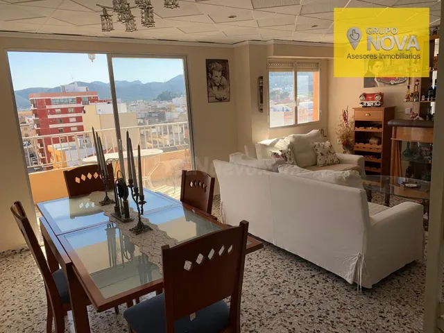 ¡Oportunidad en Xeraco! Gran piso de 130 m2 con 3 terrazas y - foto 2