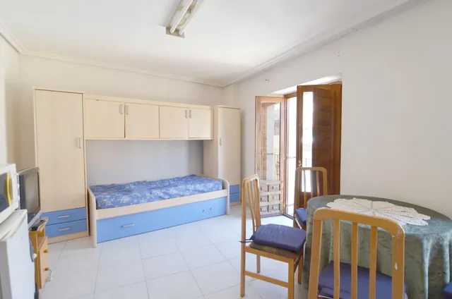 Urbis te ofrece un estupendo edificio en venta en todo el centro de Ciudad Rodrigo, Salamanca. — 24