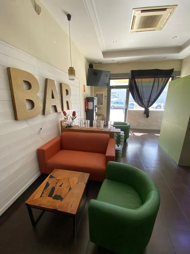 Se traspasa BAR DE COPAS en Cavaleri, MAIRENA DEL ALJARAFE. — 12