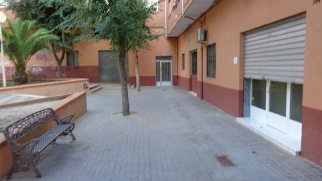 ¡¡¡AMPLISIMO LOCAL!! — 2