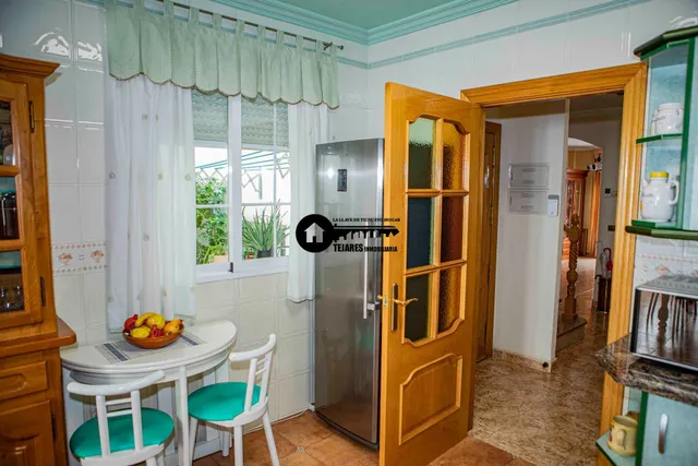 Se vende edificio completo de tres plantas  con garaje, patios privados y solárium — 23
