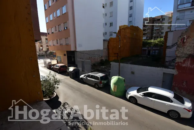 AMPLIA CASA PARA REFORMAR CON 7 DORMITORIOS EN EL CENTRO — 31