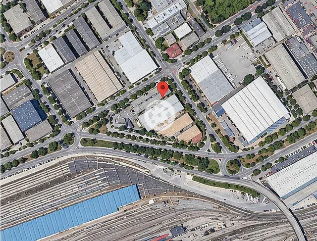 Exclusiva nave industrial tipo c con edificio corporativo junto a zona franca y fira de Barcelona. — 41