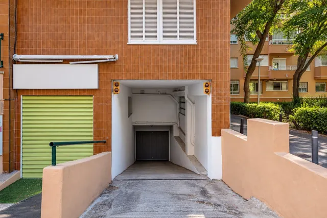 SE VENDE PLANTA BAJA CON PARKING ZONA SON COTONER — 20