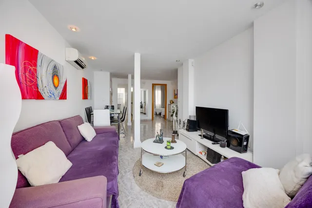 Apartamento de dos dormitorios, en primera línea, con fantásticas vistas al mar — 15