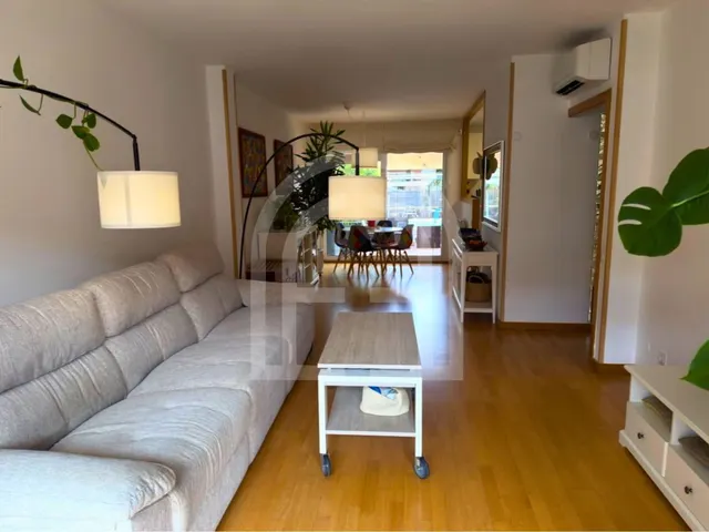 Casa unifamiliar de 180 m2 con jardín, terrazas y garaje en zona centro — 8