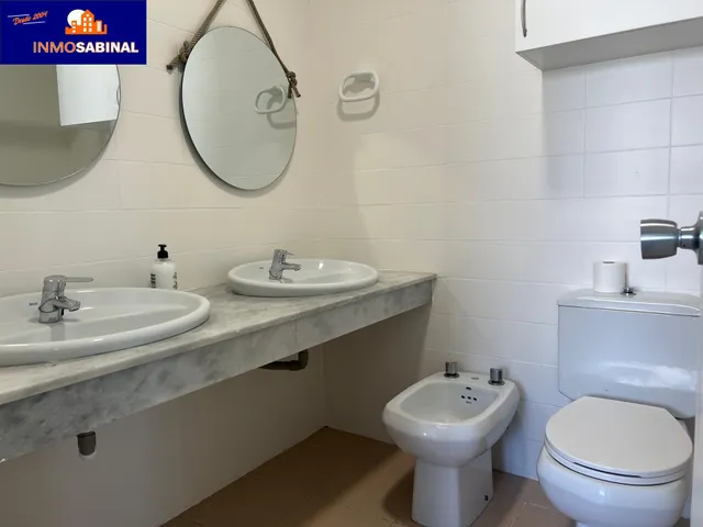Impresionante Piso en Primera Línea de Playa en La Romanilla, Roquetas de Mar por €310.000 — 29