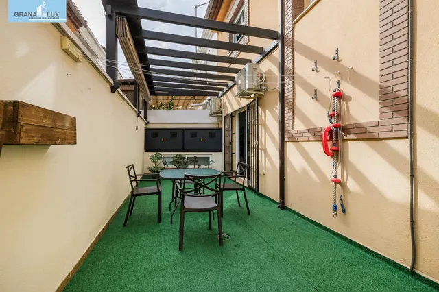 ¡Tu nuevo hogar te espera en Churriana de la Vega! Casa adosada con patio, garaje y futura parada de metro a pocos pasos. — 30