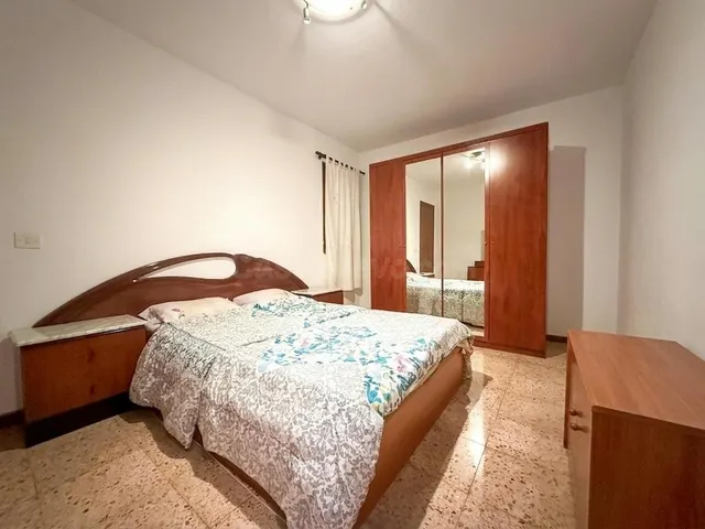 CASA CON GRAN TERRAZA Y MÚLTIPLES POSIBILIDADES EN ALCANAR E - foto 4