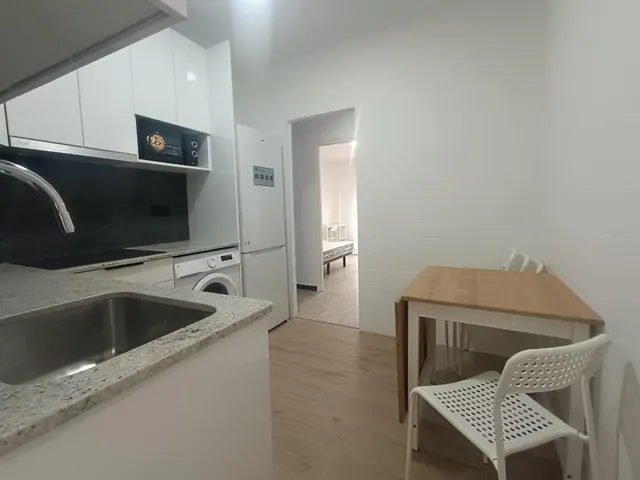 SE ALQUILA PISO ZONA RAVAL — 3