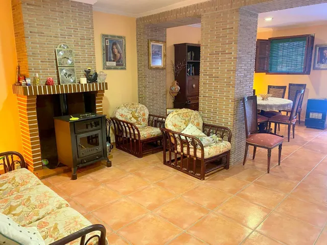 CASA REFORMADA CON TERRAZA — 3