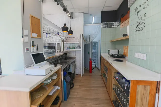 Alquiler Local Comercial en Primera Línea del Puerto de Santa Pola — 7