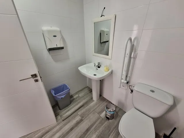 Vivienda reformada + local comercial con garaje, en Pinoso | ¡Vive, trabaja o invierte! — 18