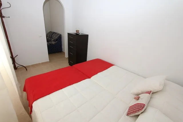 villa independiente 1º linea de playa cabopino — 31