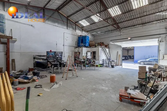 NAVE INDUSTRIAL EN POL. ASEGRA, PELIGROS. — 5