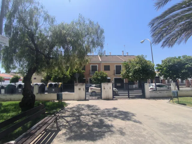 Amplio piso con terraza, cochera y trastero en Miralbaida (en urbanización ajardinada) — 20