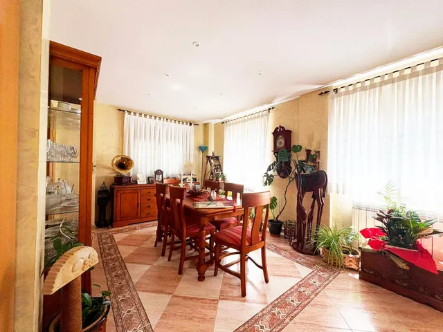 Urbis te ofrece un chalet en venta en la zona de Los Almendros, Villamayor, Salamanca. — 20
