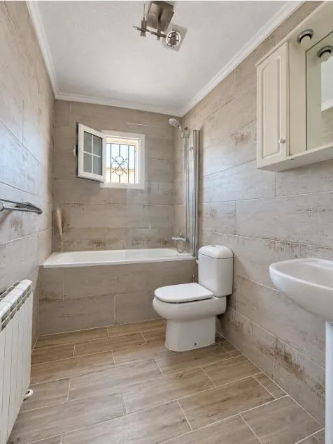 Precioso chalet con piscina propia en alquiler todo el año — 16