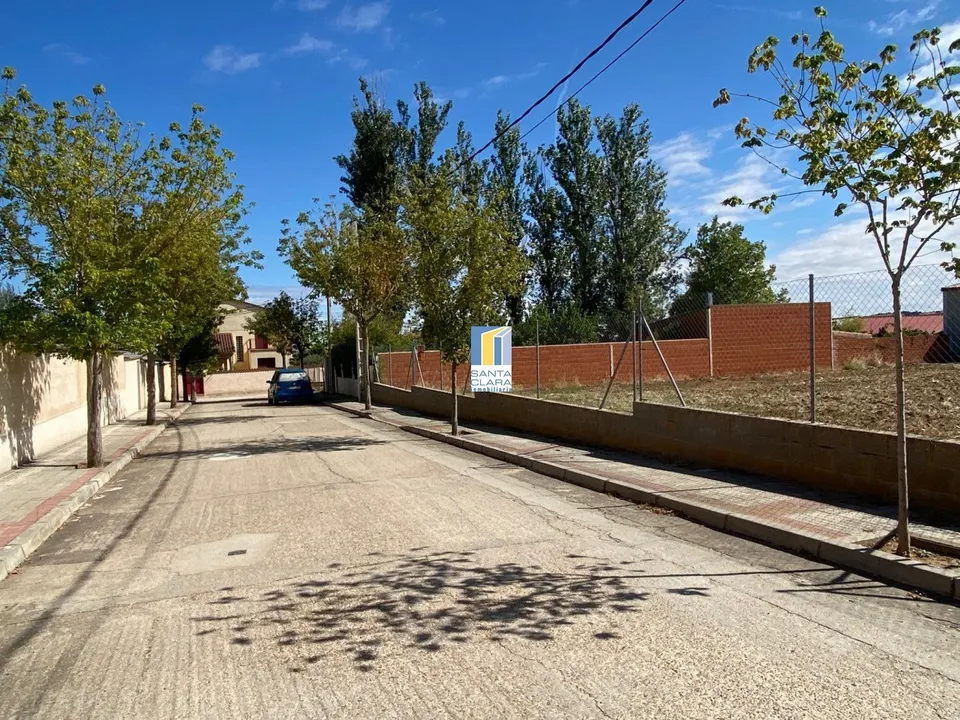 PARCELA URBANA EN VENTA EN CORRALES DEL VINO (ZAMORA)