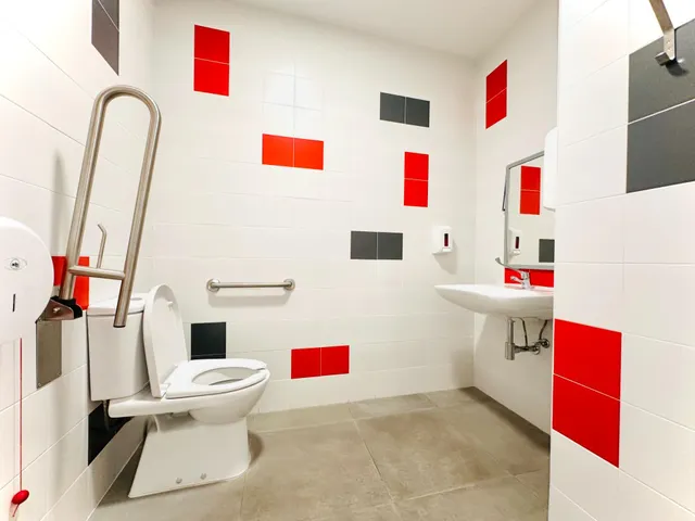 Local comercial 27m² en venta - Gran capitan — 12