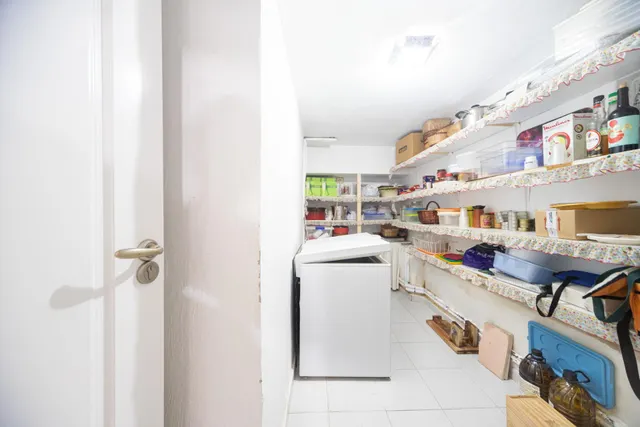 Ponemos a la venta este precioso y peculiar chalet con piscina privada. — 40
