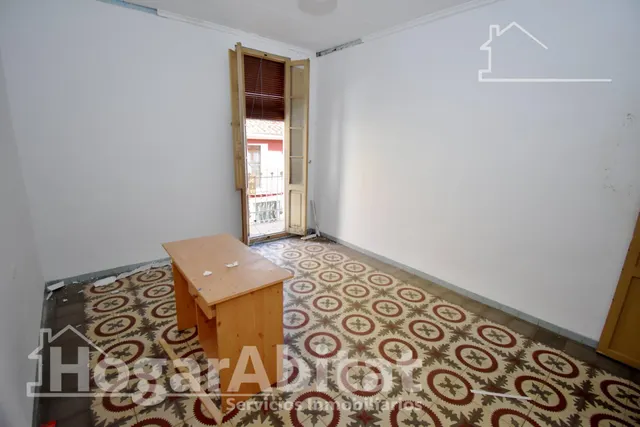 ¡OPORTUNIDAD DE INVERSIÓN! CASA CON BALCÓN Y PATIO EN EL CENTRO — 15