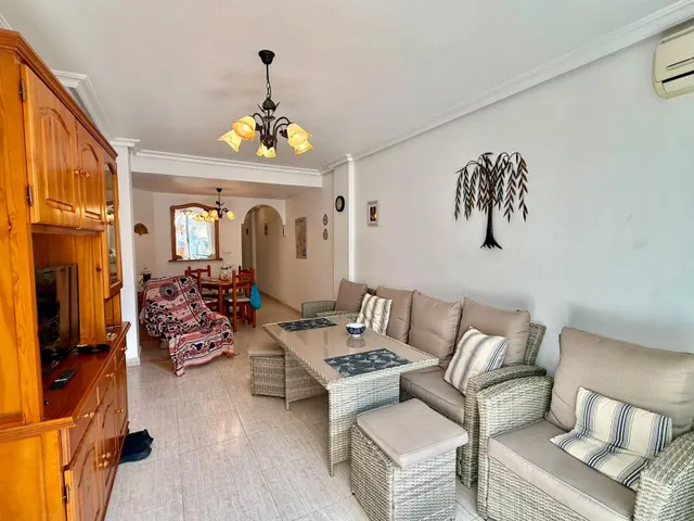 Ático con piscina comunitaria, Alicante, Torrevieja. 2 habitaciones | 63 m2 | A 100 metros del mar — 24