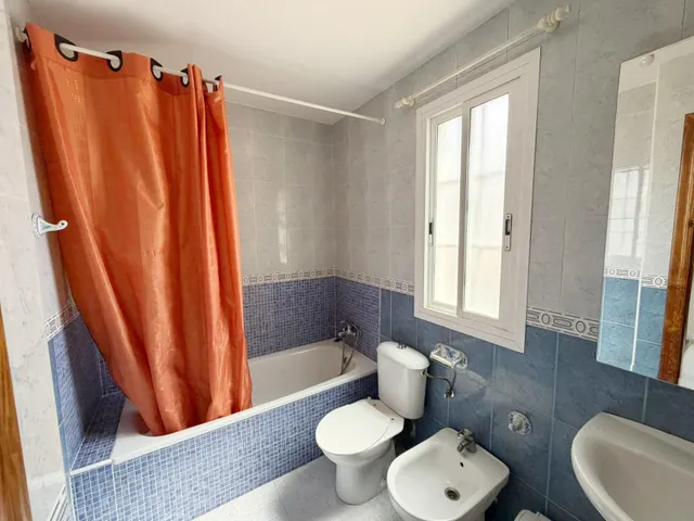 ️ TRIPLEX EN EL TOYO – RETAMAR  El privilegio de vivir junto al mar  96 m2 const.  Garaje privado incluido en el precio — 38