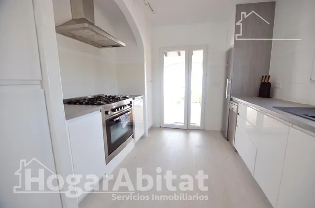 PRECIOSO CHALET REFORMADO CON PISCINA, GARAJE Y DOS TERRAZAS — 12