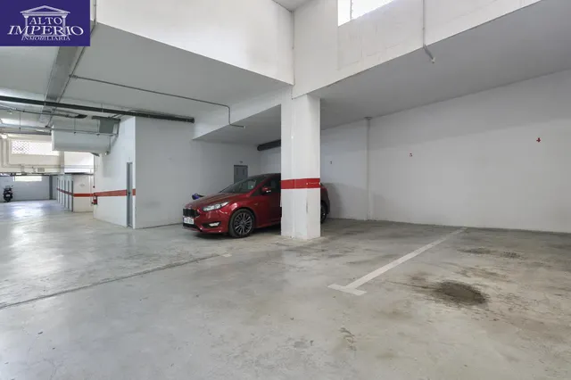 Ático en venta en La Zubia — 28